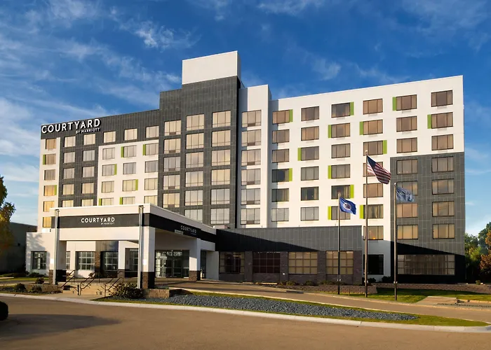 Beach hotel: Courtyard By Marriott Edina Bloomington